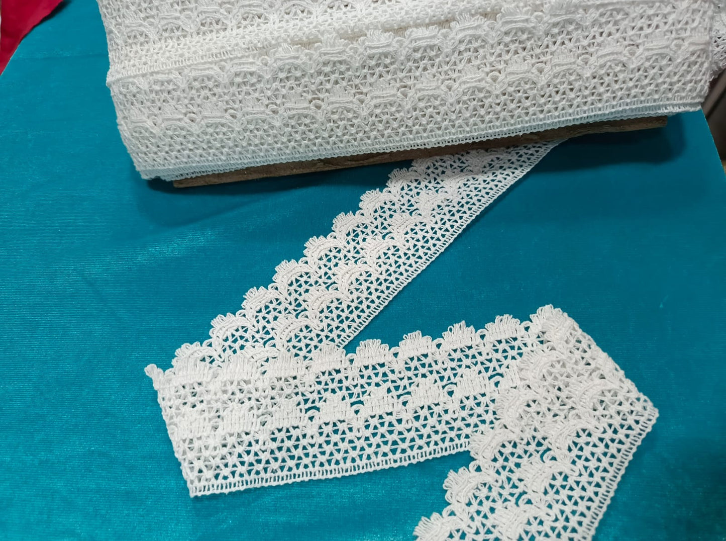 white cotton lace