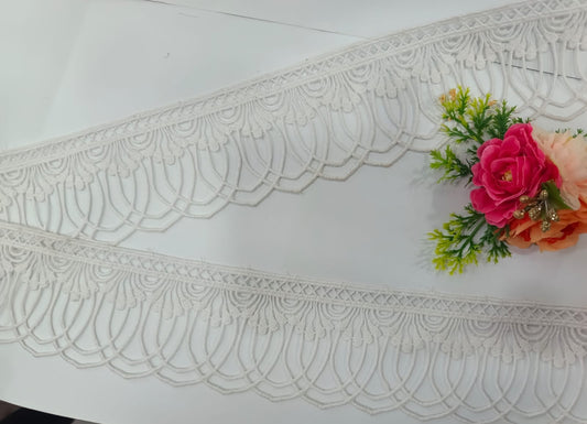 white fancy lace 3 METERS