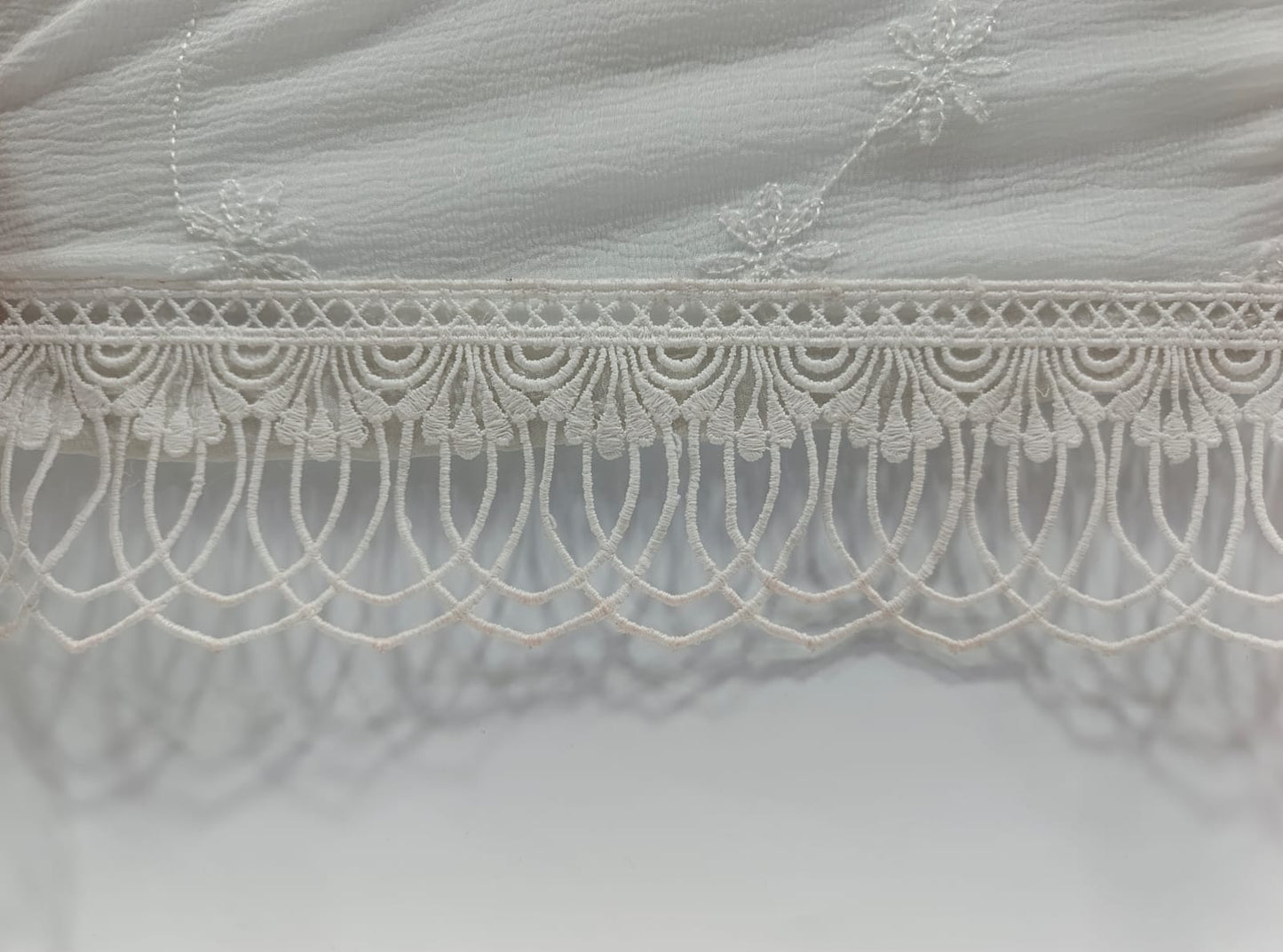white fancy lace 3 METERS
